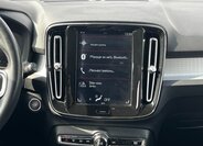 Volvo XC40 SUV / Terénní 1,5 l 120 kw