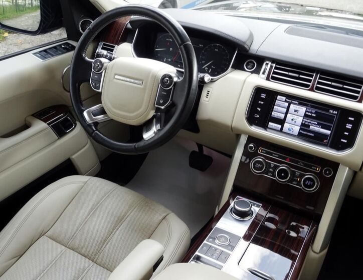 Land Rover Range Rover SUV 4,4 l 250 kw
