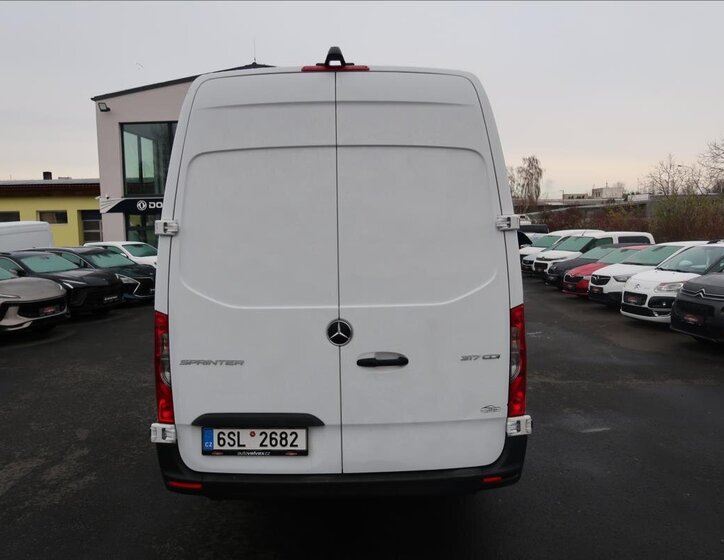 Mercedes-Benz Sprinter 8