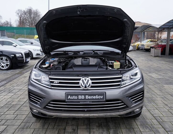 Volkswagen Touareg 9