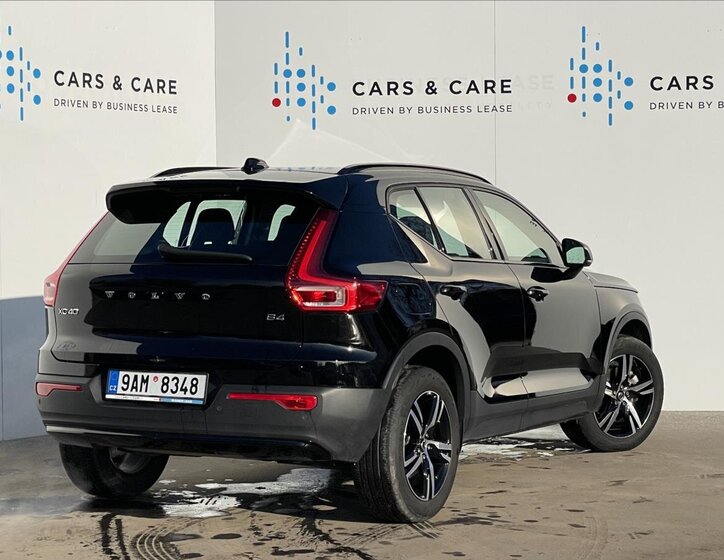Volvo XC40 SUV / Terénní 2,0 l 145 kw