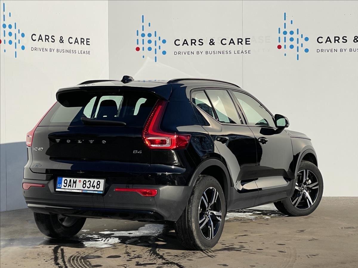 Volvo XC40 SUV / Terénní 2,0 l 145 kw