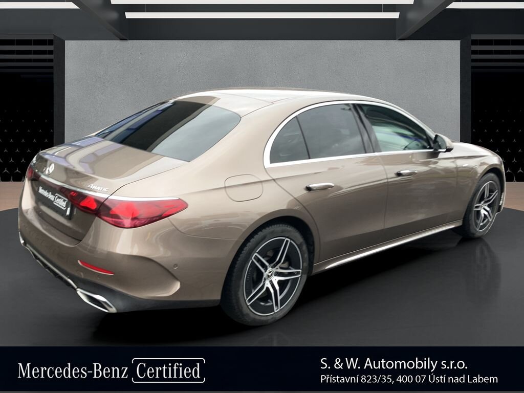Mercedes-Benz Třídy E Sedan / Limuzína 2,0 l 290 kw