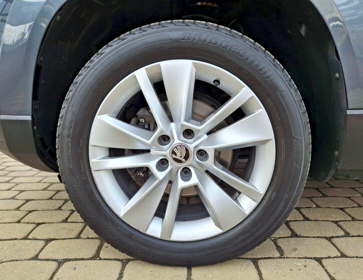 Škoda Karoq SUV / Terénní 1,5 l 110 kw