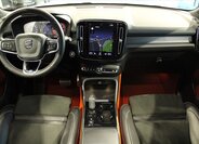 Volvo XC40 SUV / Terénní 2,0 l 140 kw