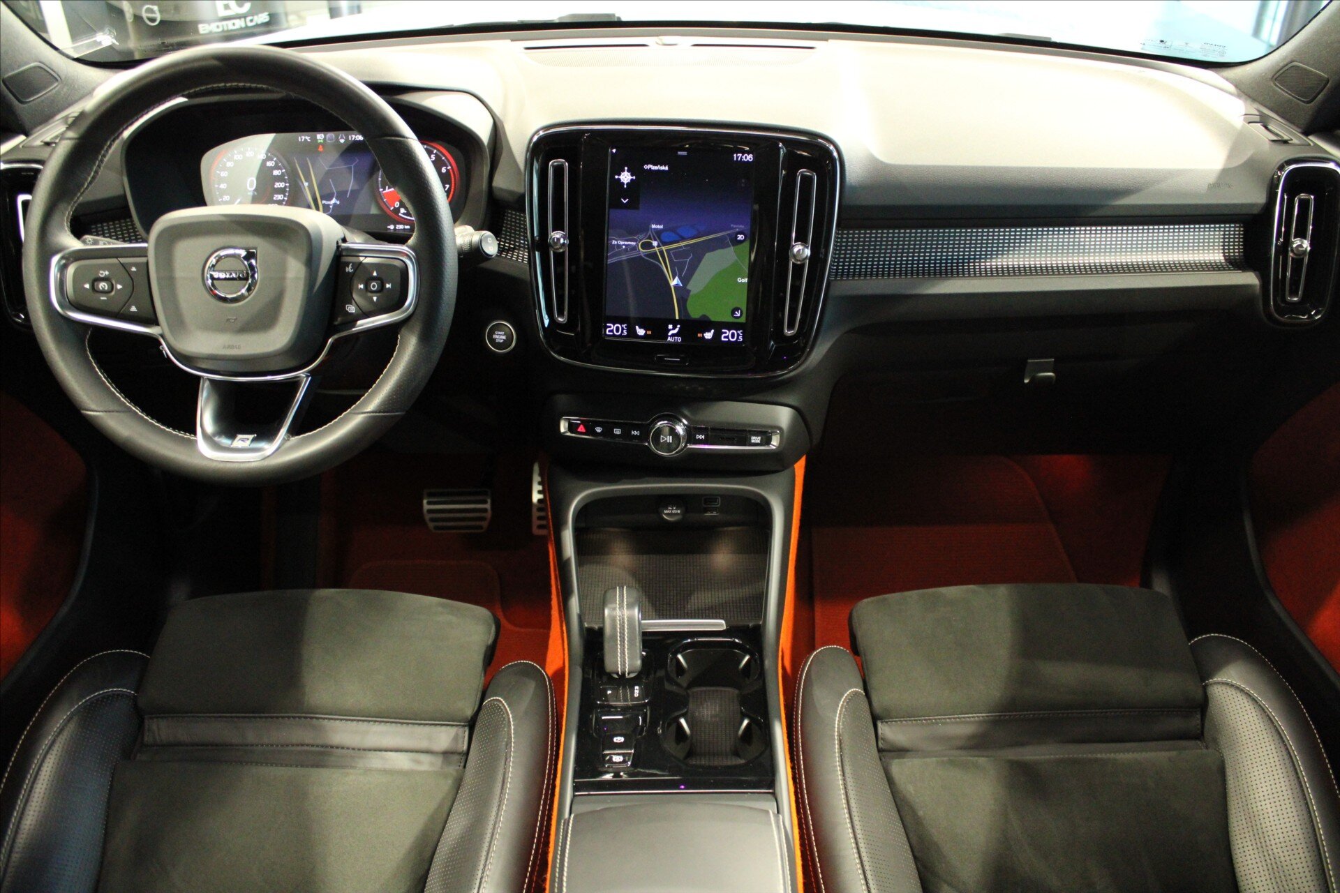 Volvo XC40 SUV / Terénní 2,0 l 140 kw