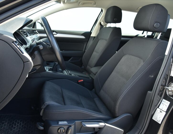 Volkswagen Passat Kombi 1,6 l 88 kw