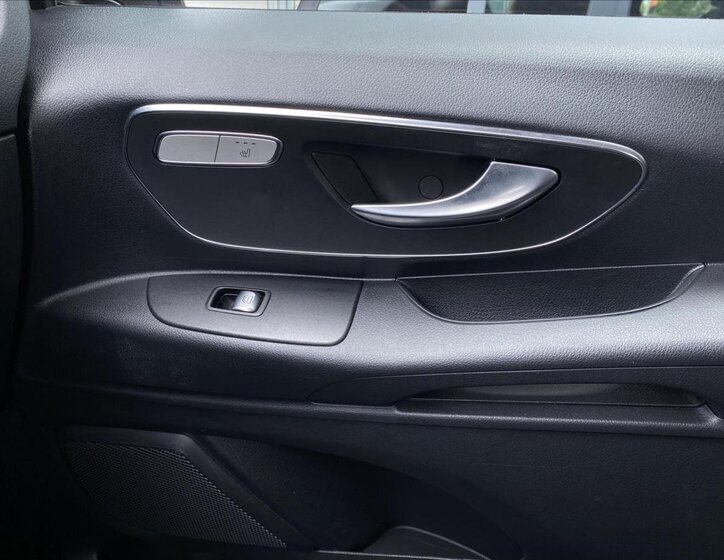 Mercedes-Benz Vito 21