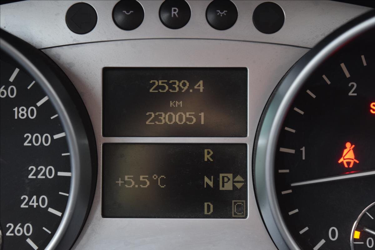 Mercedes-Benz Třídy R Kombi 3,0 l 140 kw