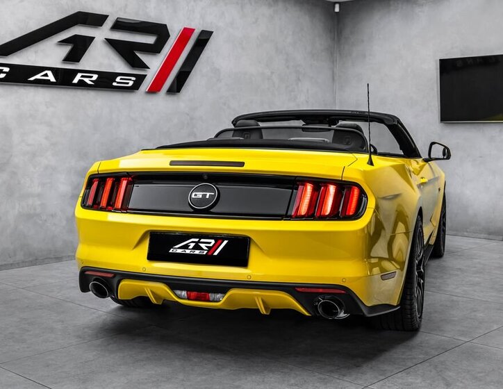 Ford Mustang 8