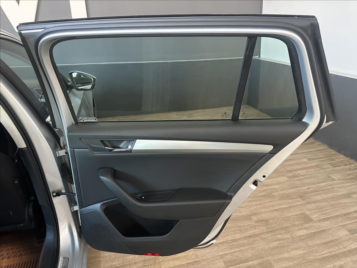 Škoda Superb Kombi 2,0 l 110 kw