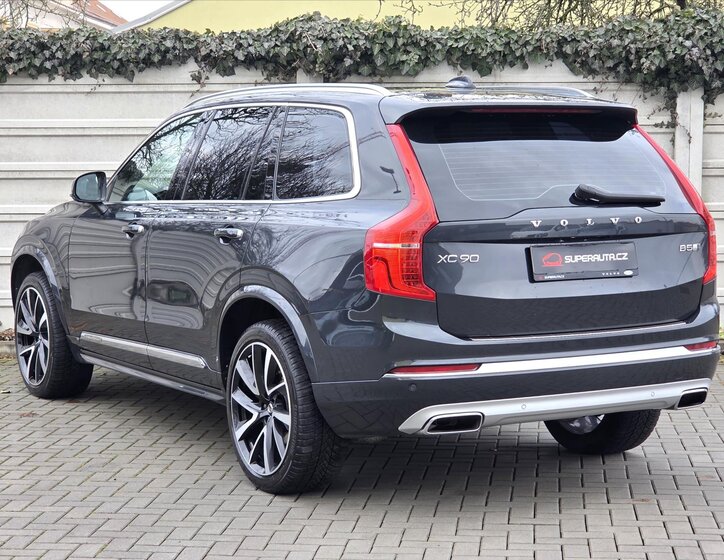 Volvo XC90 SUV / Terénní 2,0 l 173 kw