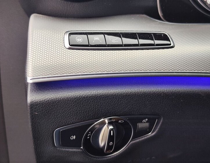 Mercedes-Benz Třídy E Sedan 3,0 l 190 kw