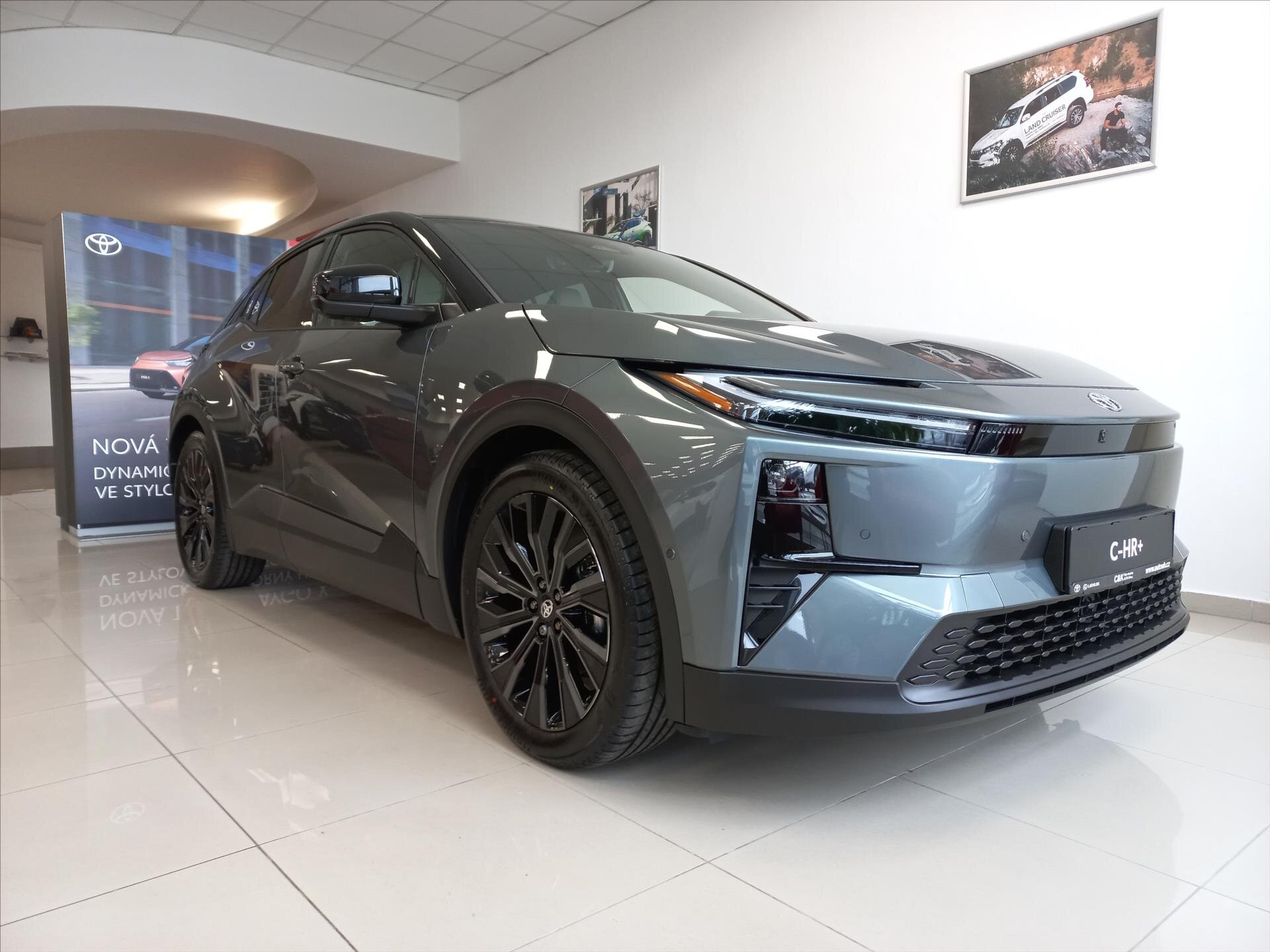 Toyota C-HR CUV / Crossover 0,0 252 kw