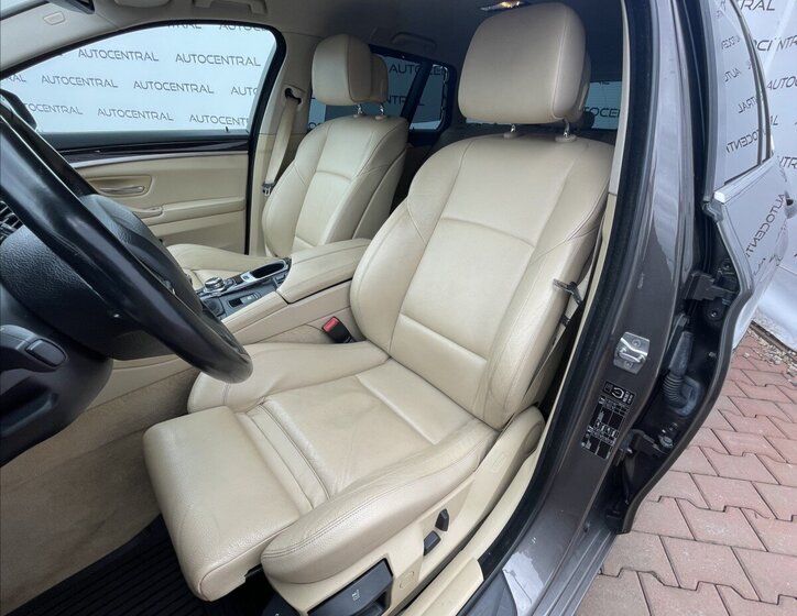 BMW Řada 5 Kombi 3,0 l 180 kw