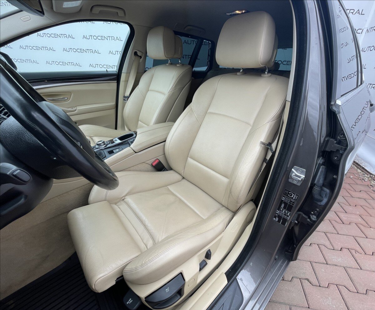 BMW Řada 5 Kombi 3,0 l 180 kw