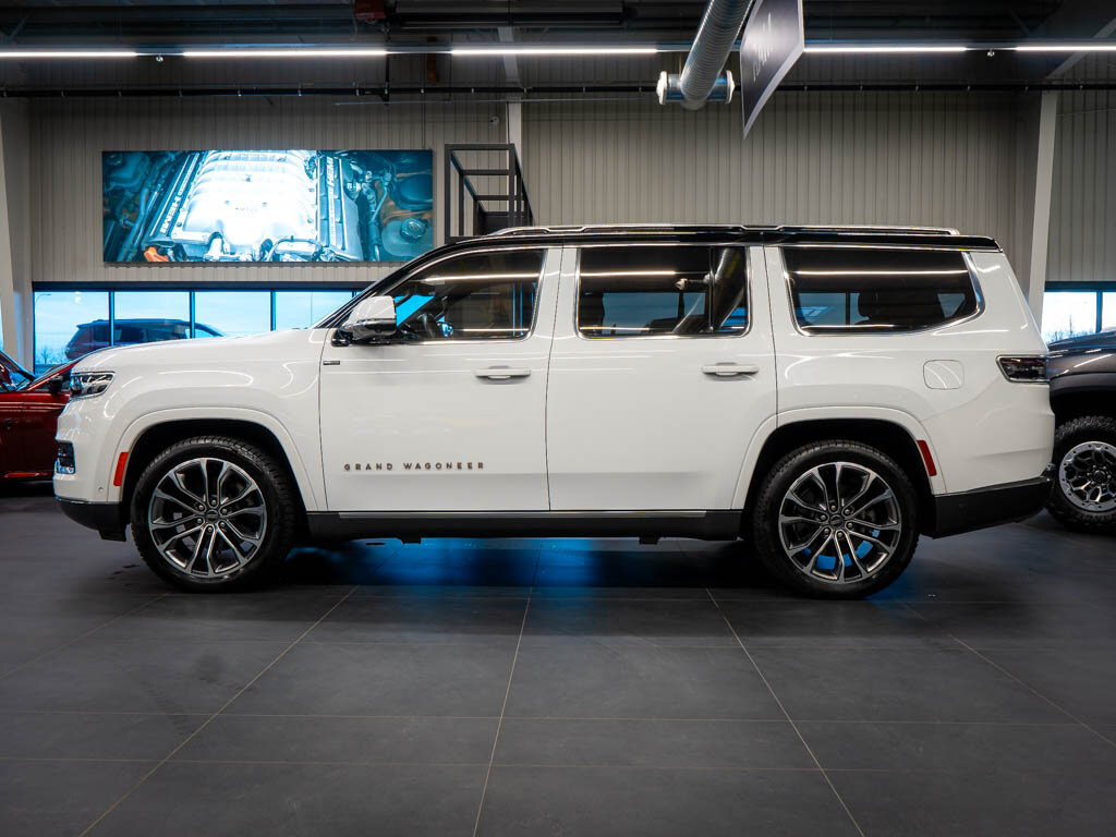 Jeep Grand Wagoneer SUV 6,4 l 351 kw