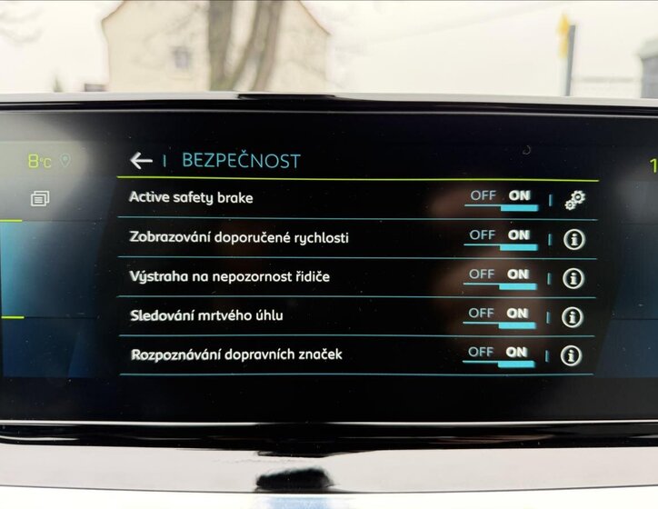 Peugeot 2008 SUV 0,0 100 kw