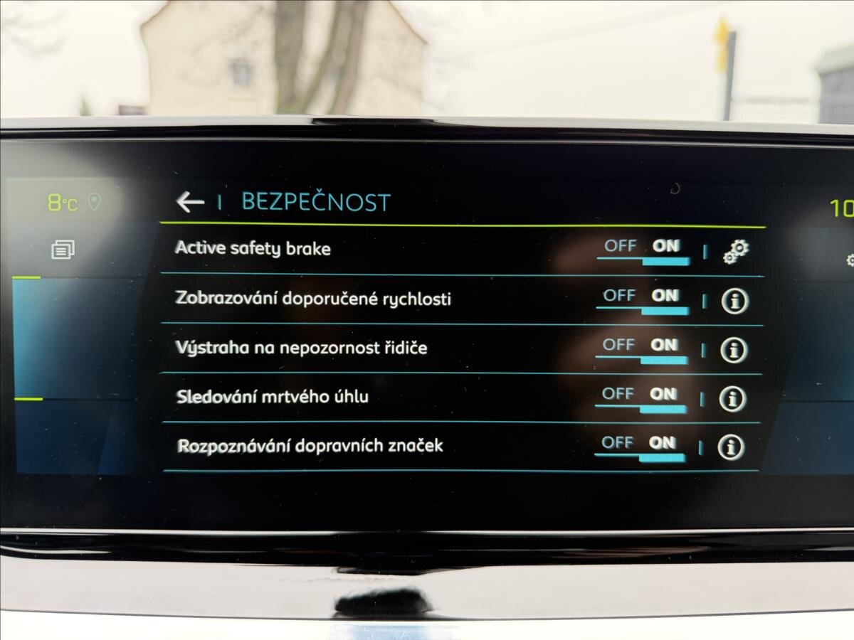 Peugeot 2008 SUV 0,0 100 kw