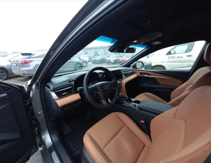 Toyota Camry Sedan / Limuzína 2,5 l 137 kw