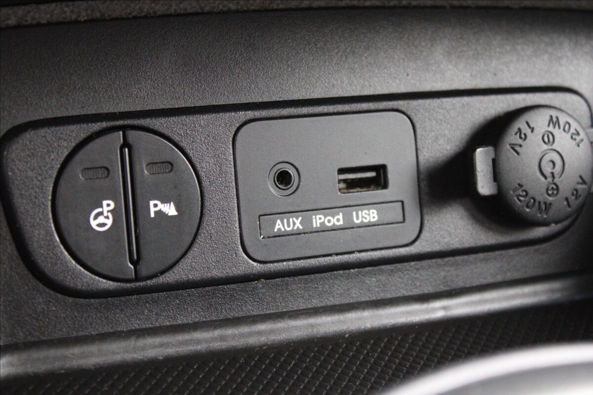 KIA Sportage SUV 2,0 l 120 kw