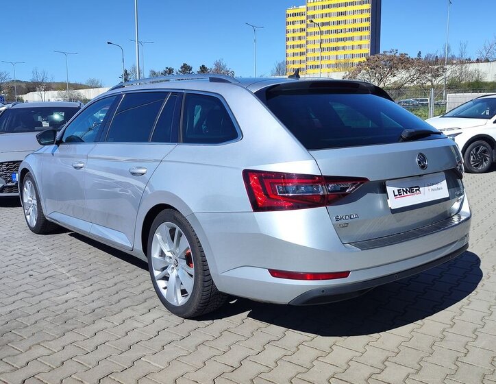 Škoda Superb Kombi 2,0 l 140 kw