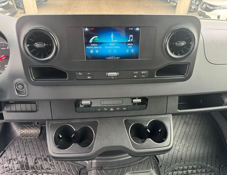 Mercedes-Benz Sprinter 14