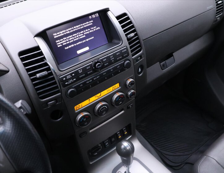 Nissan Pathfinder 22