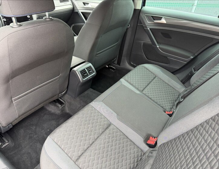 Volkswagen Golf Hatchback 999,0 85 kw