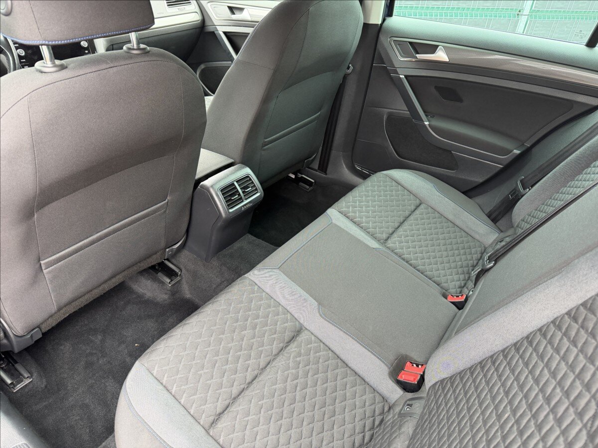 Volkswagen Golf Hatchback 999,0 85 kw