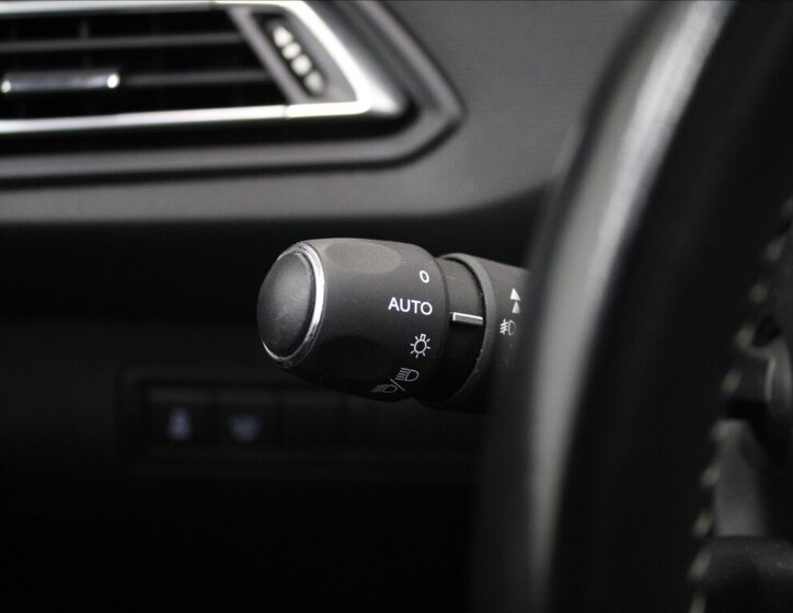 Peugeot 308 Hatchback 1,6 l 73 kw