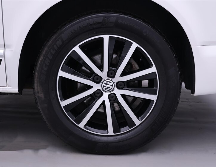 Volkswagen Multivan 32