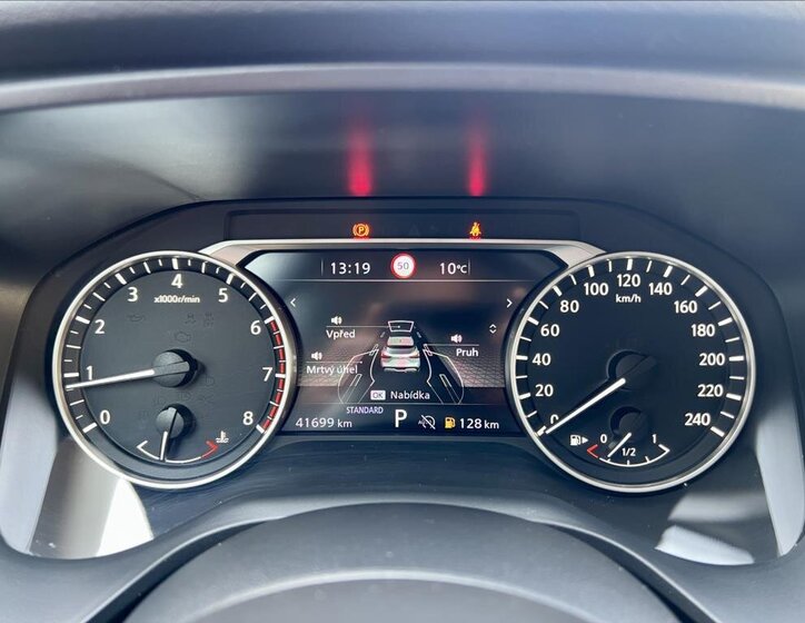 Nissan Qashqai SUV / Terénní 1,3 l 116 kw