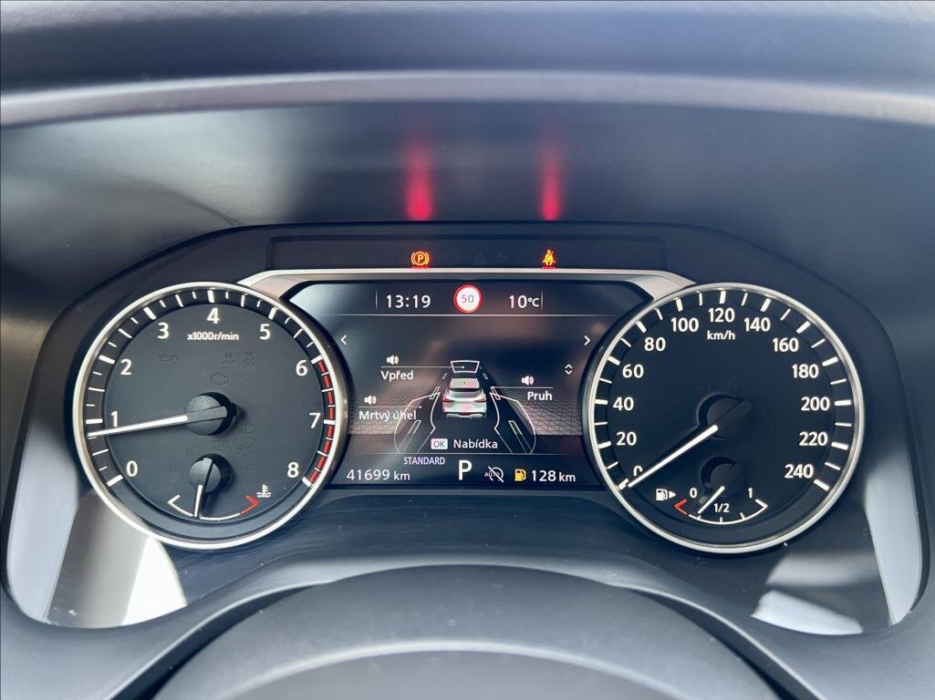 Nissan Qashqai SUV / Terénní 1,3 l 116 kw