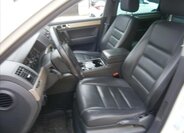 Volkswagen Touareg 8