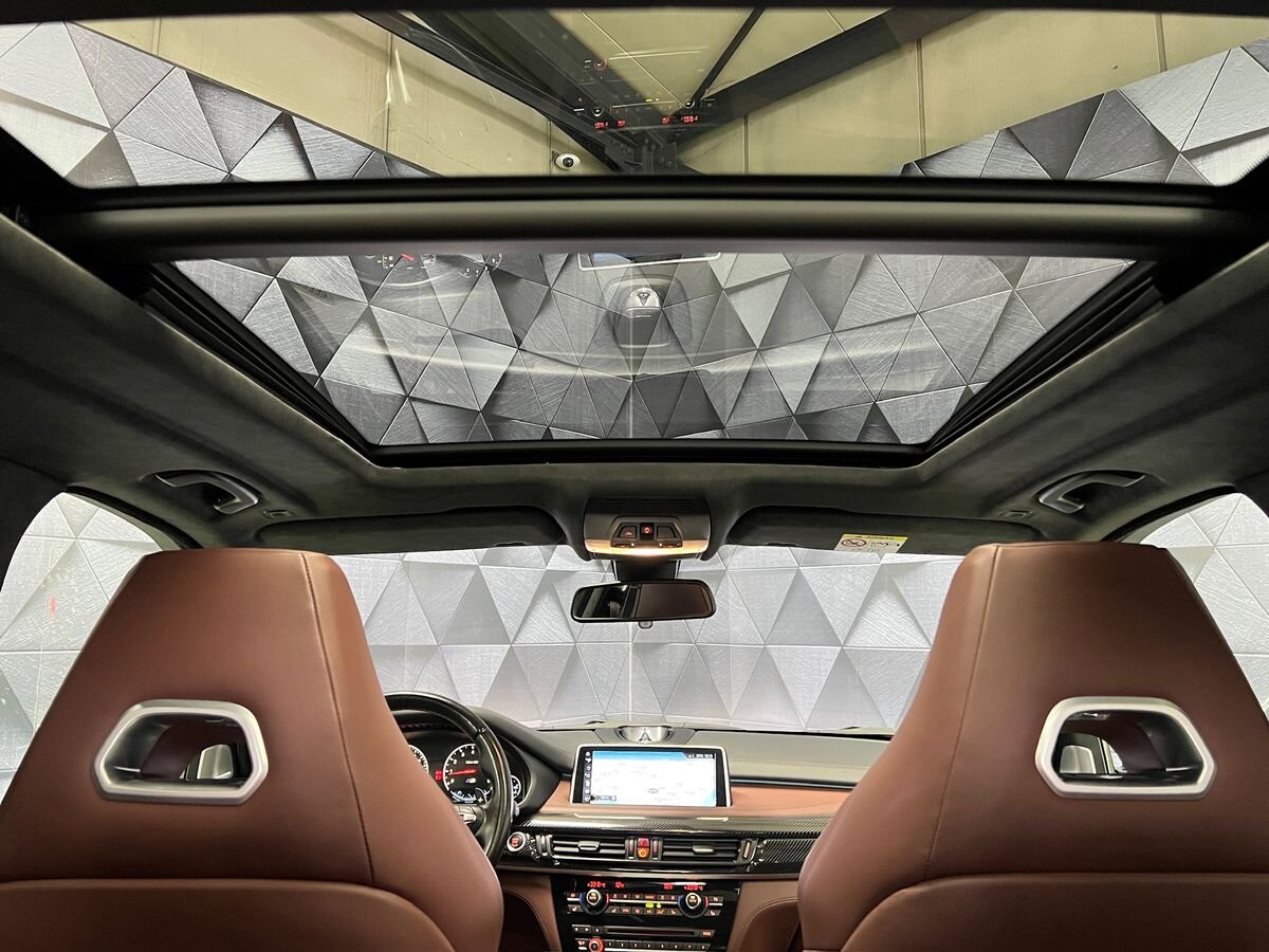 BMW X5 SUV / Terénní 4,4 l 423 kw