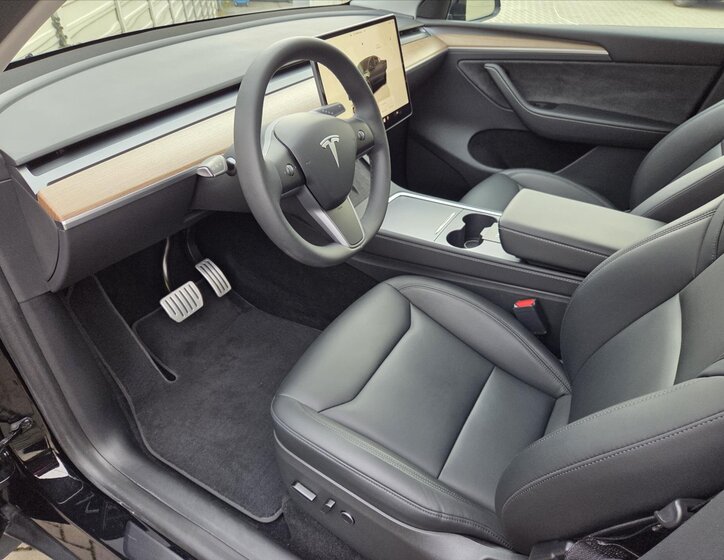 Tesla Model Y SUV 0,0 393 kw