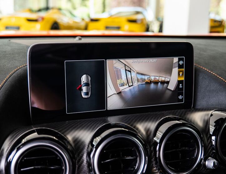 Mercedes-Benz AMG GT 10