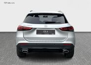 Mercedes-Benz GLA 4