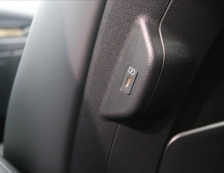 KIA Niro CUV / Crossover 1,6 l 95 kw