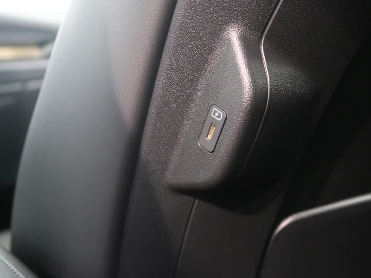 KIA Niro CUV / Crossover 1,6 l 95 kw