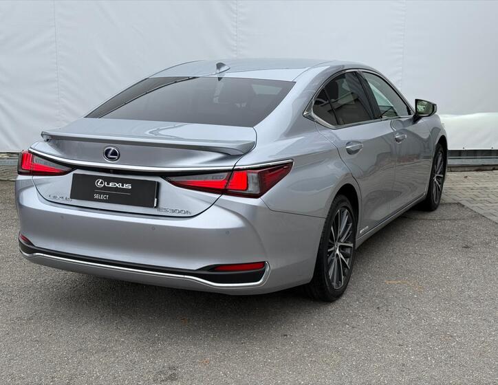 Lexus ES 300h 6