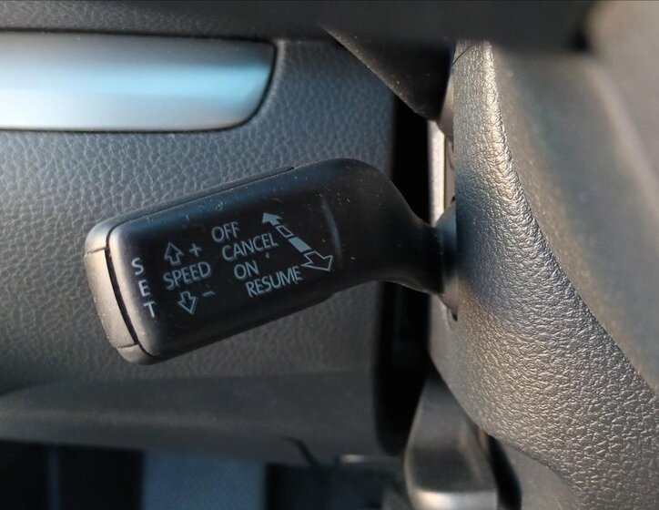 Volkswagen Sharan Kombi 2,0 l 103 kw