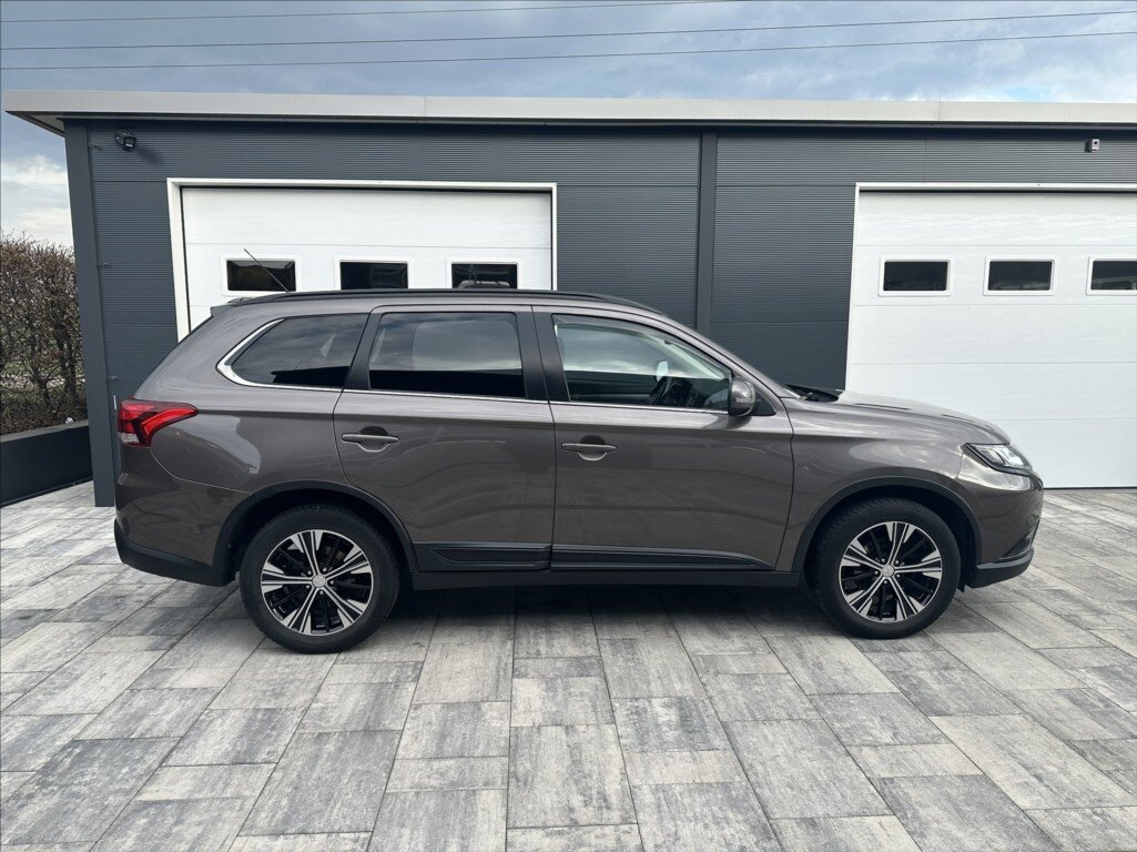 Mitsubishi Outlander SUV / Terénní 2,3 l 110 kw