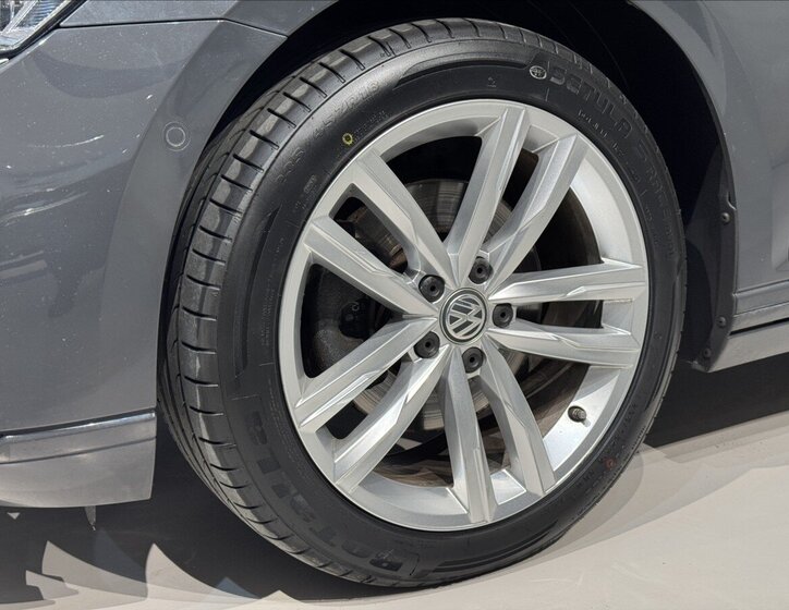 Volkswagen Passat Kombi 2,0 l 140 kw