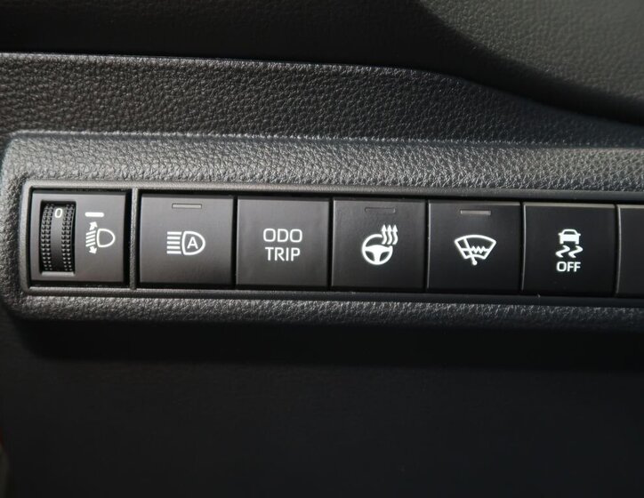 Toyota Corolla Sedan / Limuzína 1,8 l 72 kw