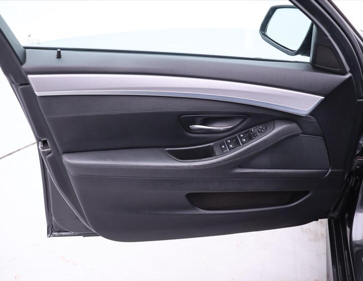 BMW Řada 5 11