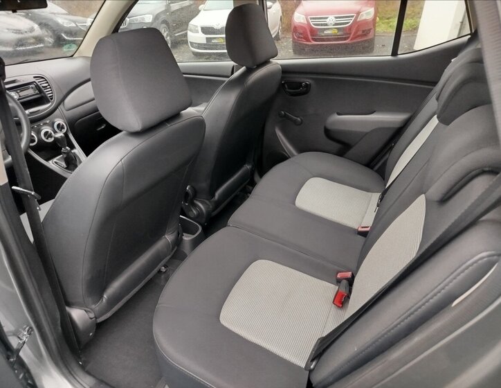 Hyundai i10 Hatchback 1,1 l 49 kw