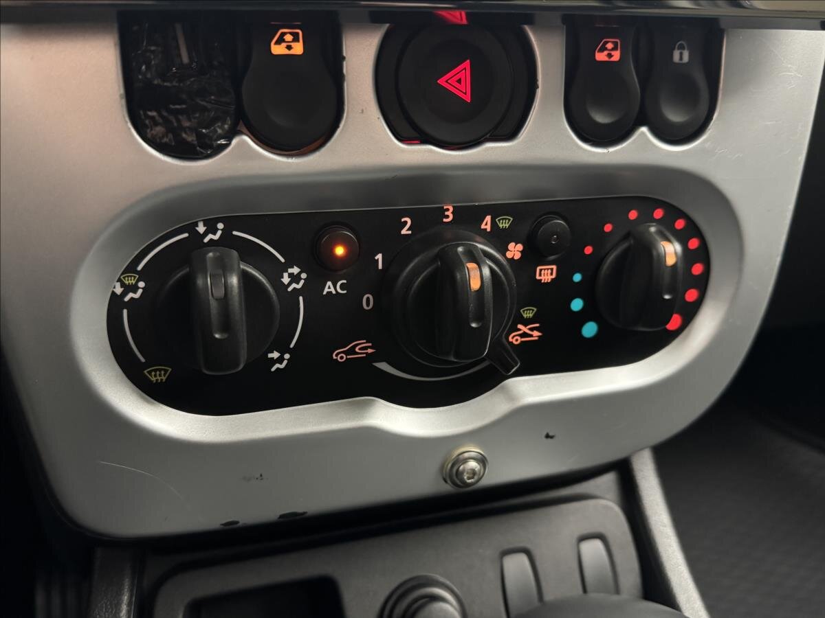 Dacia Duster SUV / Terénní 1,6 l 77 kw