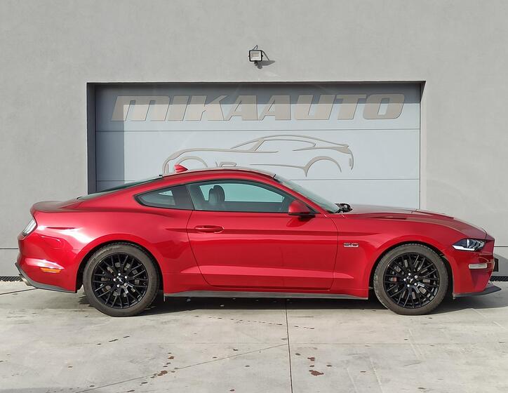 Ford Mustang 4